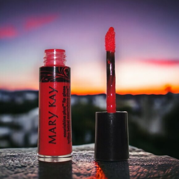 Rock N Red Nourishine Lip Gloss - Mary Kay - Picture 2 of 5